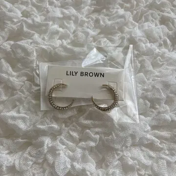 LILY BROWN 릴리 브라운 문 귀걸이 골드