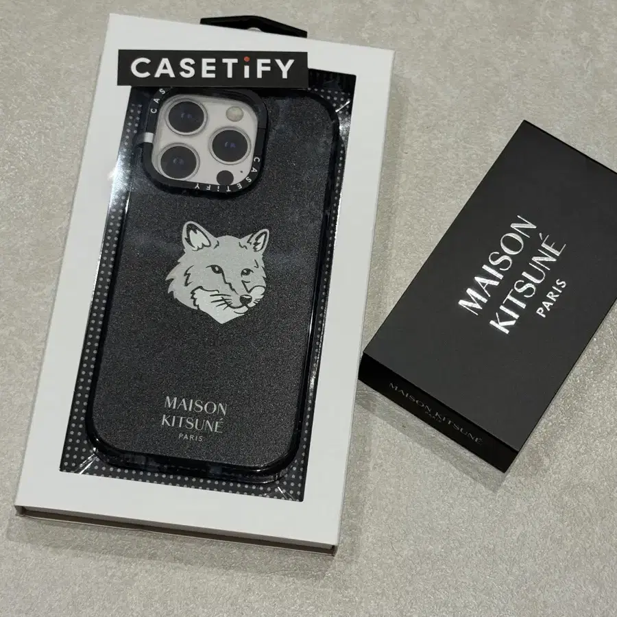iPhoneアクセサリー CASETiFY MAISON KITSUNE iphone15pro MAISON KITSUNE x CASETIFY IPHONE 15 PRO GLAM FOX MAGSAFE