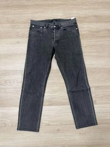 아페쎄 슬림 핏 그레이 데님 팬츠