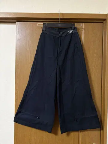 아디다스 가우치 팬츠 블랙 플레어 팬츠