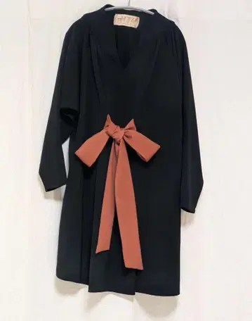 새상품급 나노 유니버스 블랙 긴팔 무릎 기장 원피스 리본 포함