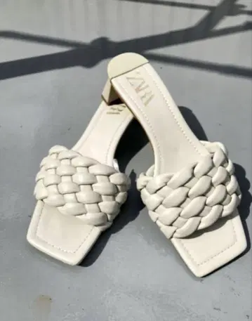 자라 샌들