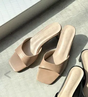 심플 뮬 베이지 23cm 5cm 힐 샌들