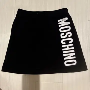 모스키노 블랙 로고 스커트