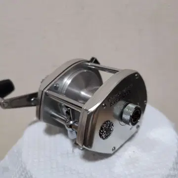 Bantam 1000L 초정밀 양축 베이트 릴