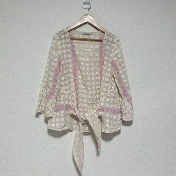츠모리치사토 리본 무늬 긴팔 블라우스 코튼