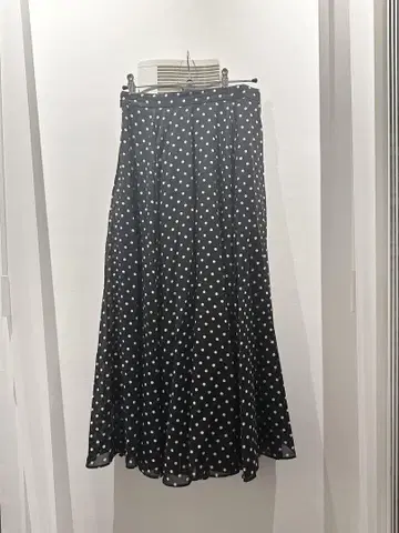 UNITED ARROWS 유나이티드 애로우즈 도트 플레어 스커트 36