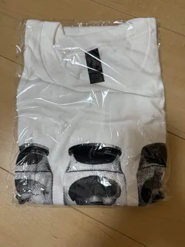 KUZIRA 'A LIVING DEAD' 티셔츠