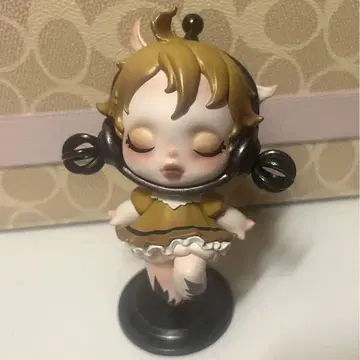 POPMART SKULLPANDA FIGURES 스컬 팬더