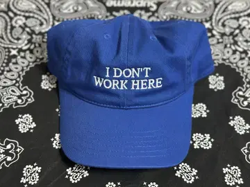 IDEA SORRY I DON'T WORK HERE HAT 캡