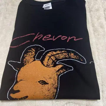 Chevon 티셔츠
