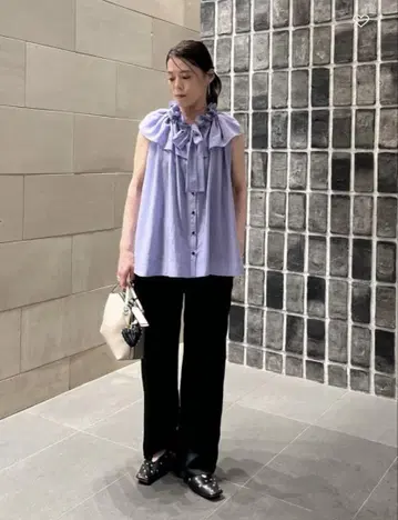 택 포함 새상품 UNITED ARROWS 개더 리본 슬리브리스 블라우스