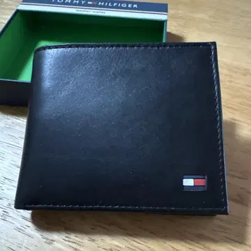 타미힐피거 접이식 지갑