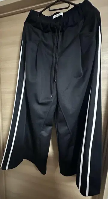 더블 스탠다드 클로징 덥스타 플레어 팬츠 저리 블랙