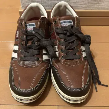EDWIN 브라운 스트라이프 스니커즈