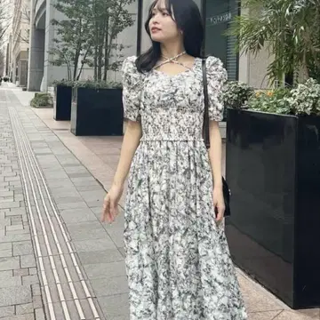 플라워 크로스 플레어 원피스 안미르 AnMILLE