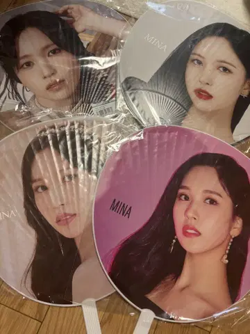 MINA 부채 4개 세트