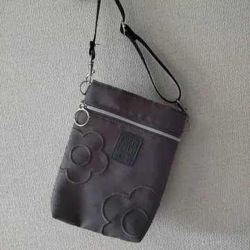 미사용 MARY QUANT 숄더백 그레이