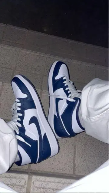 Air Jordan 1 네이비/화이트 하이컷 스니커즈