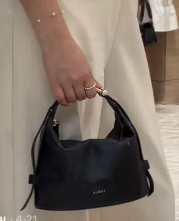 훌라 미사용 미니 백 블랙 핸드백