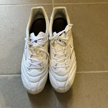 Mizuno 축구화 화이트