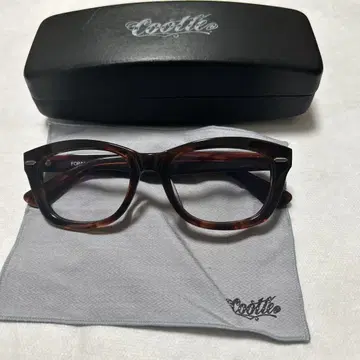 Cottile 쿠티 안경