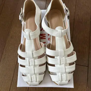 BEAMS HERTE 화이트 샌들 L