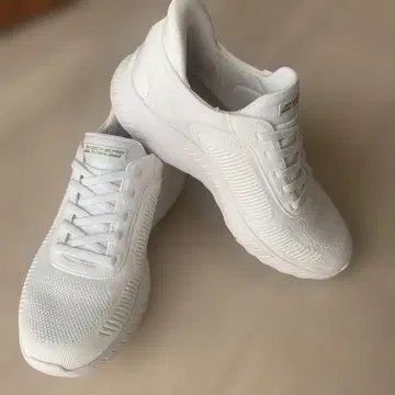스케쳐스 신상 스니커즈