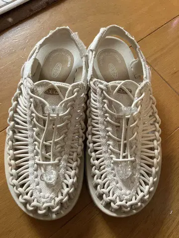KEEN 샌들 23.5