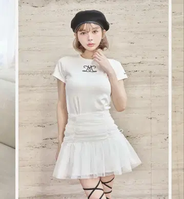다리치 자수 로고 티셔츠 화이트