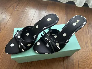 자라 블랙 화이트 물방울 패턴 뮬 새상품 23.5cm 자라 사이즈 36