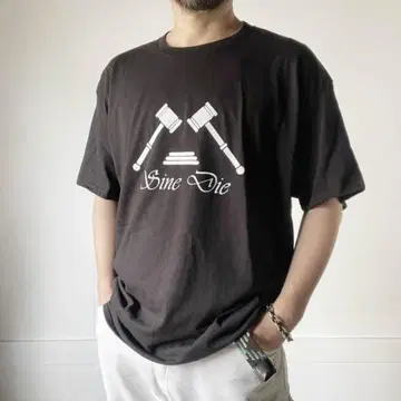 새상품 Sine Die XL 목재 망치 프린트 반팔 티셔츠 블랙 XL