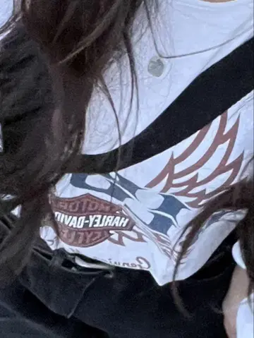 화이트 그래픽 프린트 탱크탑