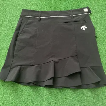 데상트 블랙 프릴 스커트