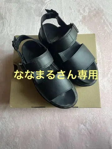 Dr.Martens 샌들 VOSS QUAD 블랙 통굽 샌들