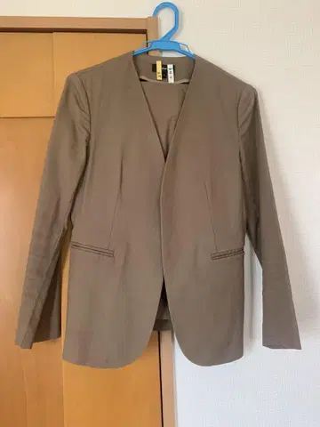 띠어리 브라운 노카라 수트 셋업