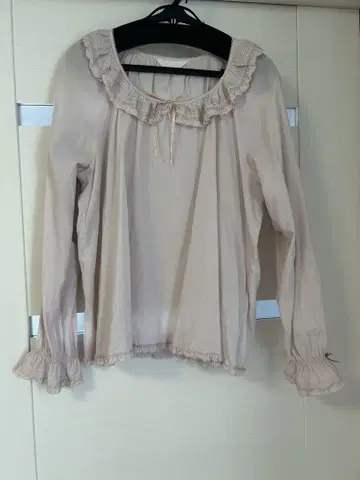 핑크하우스 긴팔 블라우스