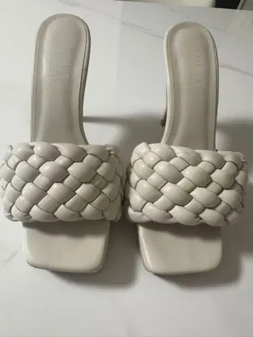 제이다 스퀘어 메쉬 뮬 M 화이트 하이힐