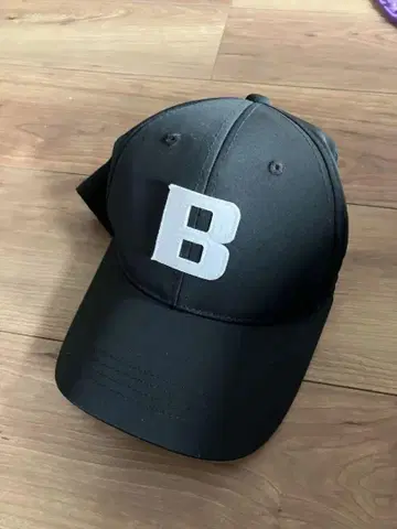 브리핑 블랙 B 자수 캡 새상품급
