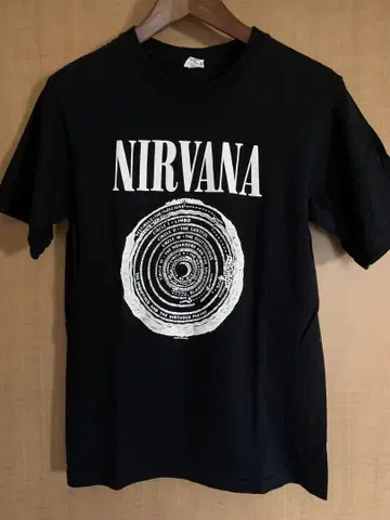 NIRVANA/밴딩 티셔츠/S 사이즈