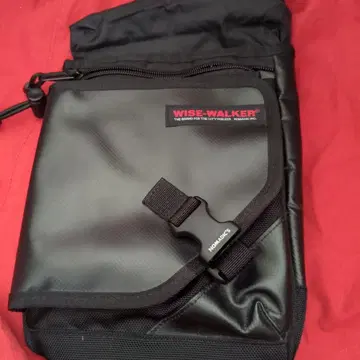 WISE-WALKER 블랙 바디백