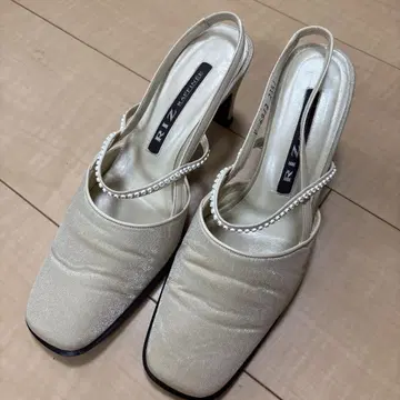 리즈라피네 스퀘어토 샌들 23.5cm