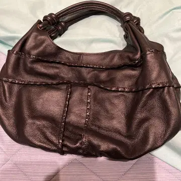 다크 브라운 가죽 핸드백