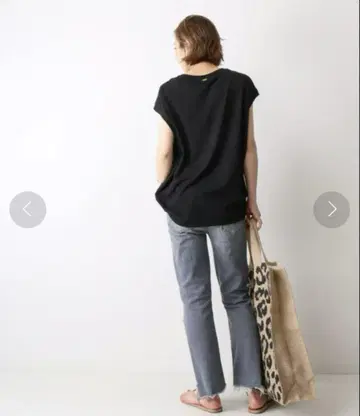 뮤즈 두지엠 클라세 크루넥 나시