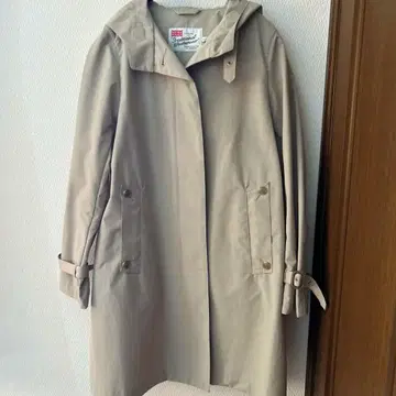 Traditional Weatherwear 베이지 트렌치코트 34