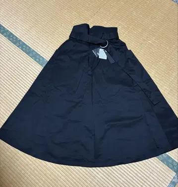 [미사용 새상품] JEANASIS 지나시스 밀리터리 포켓 롱 스커트 블랙