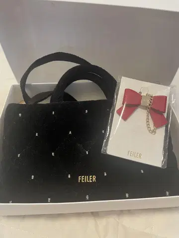 FEILER 비쥬 장식 블랙 숄더백