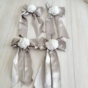 베이지 새틴 리본 코사지 4개, 벨크로 테이프 포함