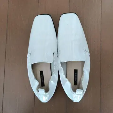 OURHOME 쉽게 신을 수 있고 벗기 어려운 에나멜 슬립온 24cm