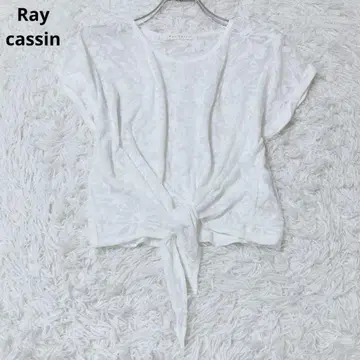 레이 카즌 반팔 상의 티셔츠 프론트 리본 화이트 꽃무늬 얇은 소재